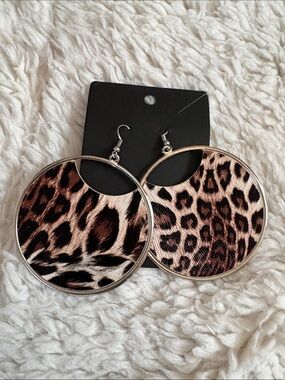 Leopard Print Round Dangle Earrings - Brown